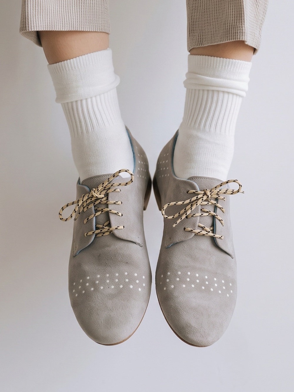 Italian Made Suede Oxfords EU 40 Light Neutral Studded Preppy Academia Shoes